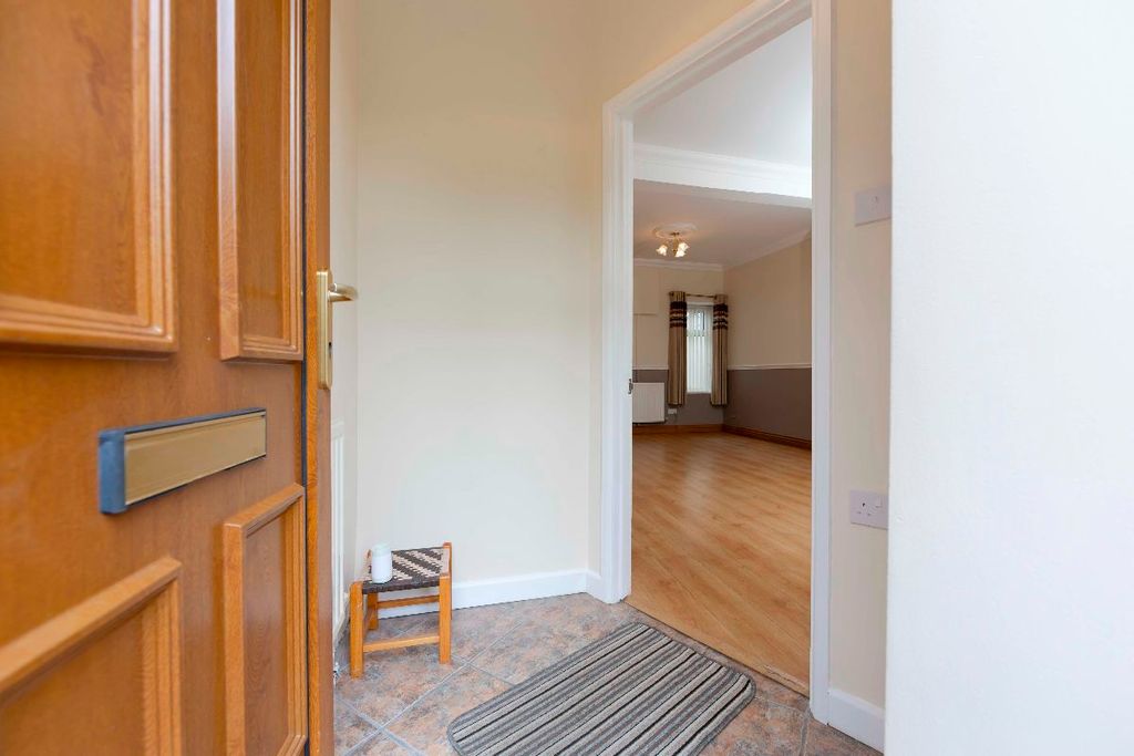 Property photo 2 of 30