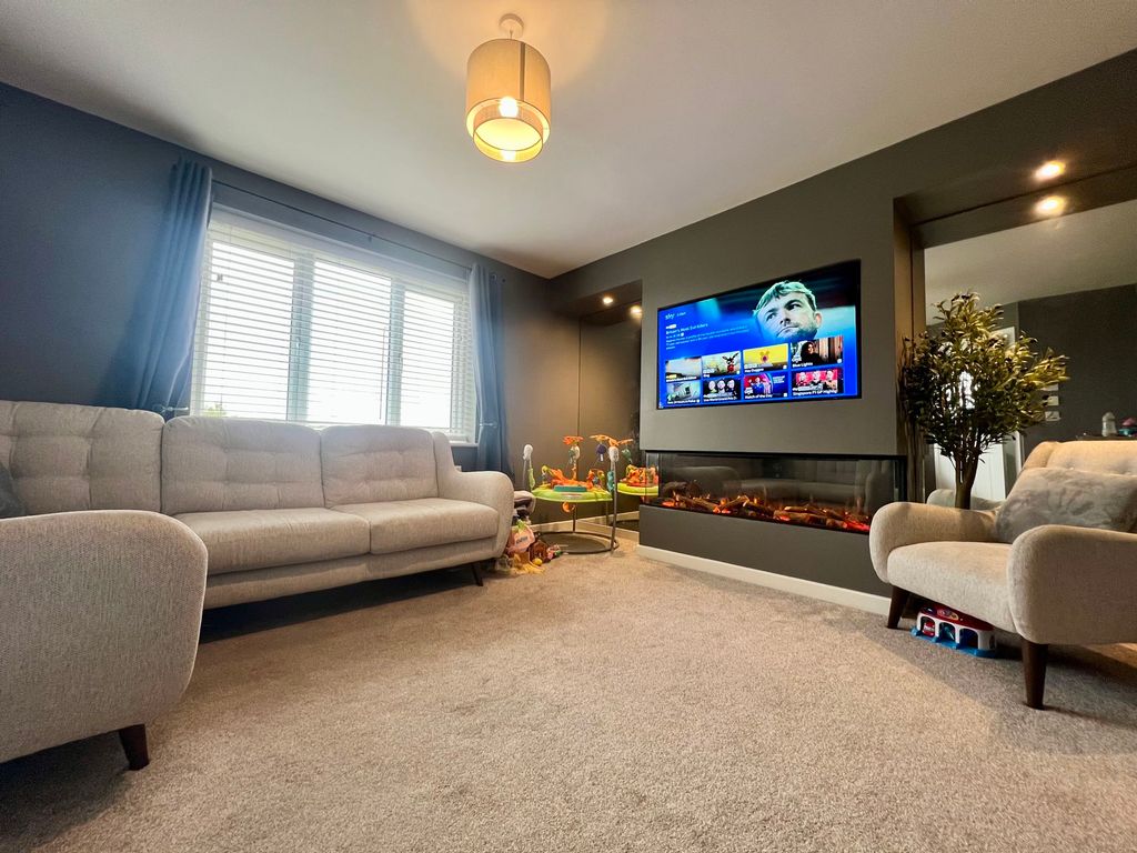 Property photo 2 of 23