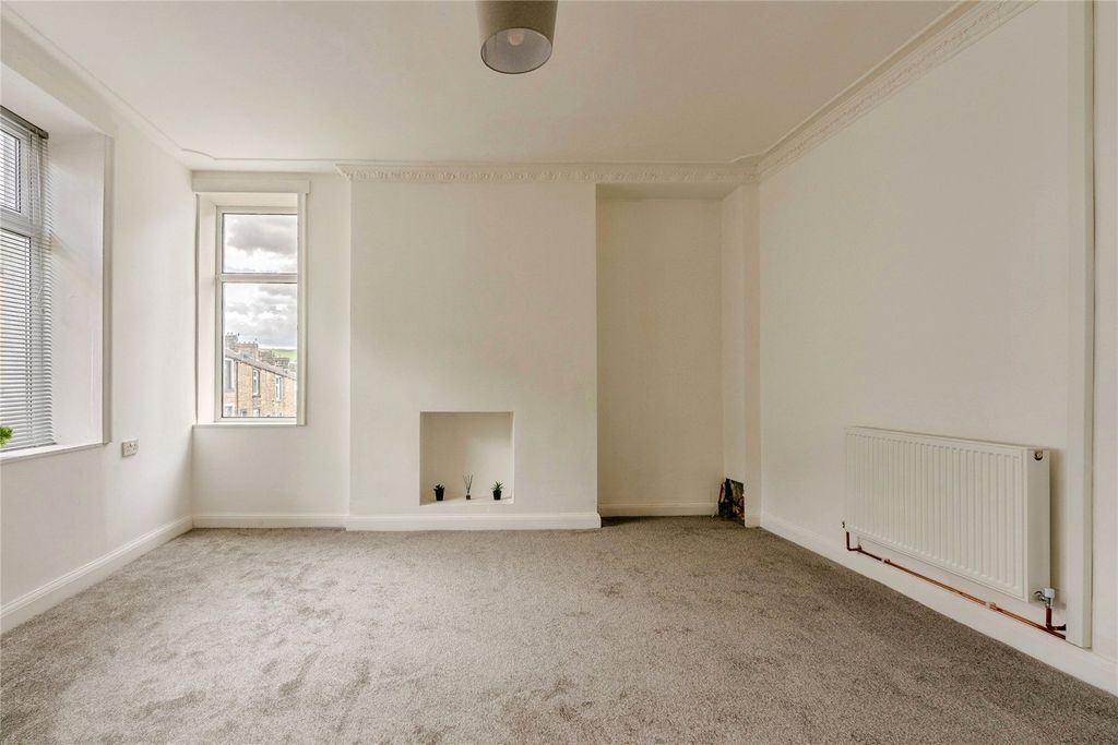 Property photo 3 of 13 Picture No. 16