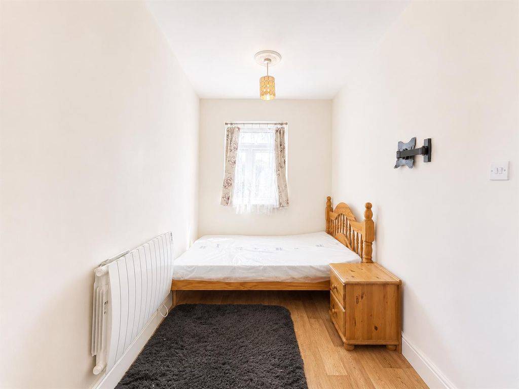 Property photo 1 of 7 Studio