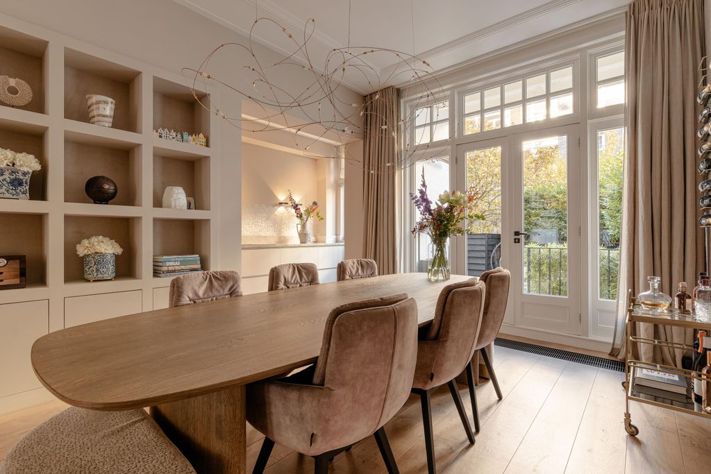 Property photo 3 of 42