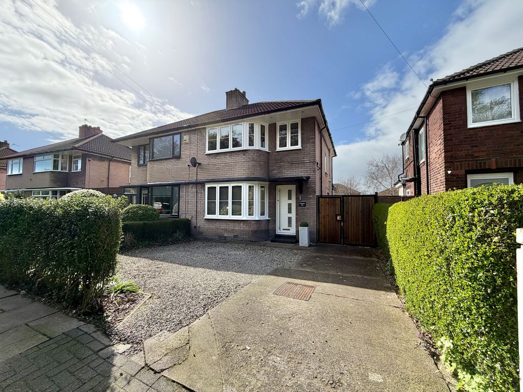 Property photo 1 of 21 Beech Grove