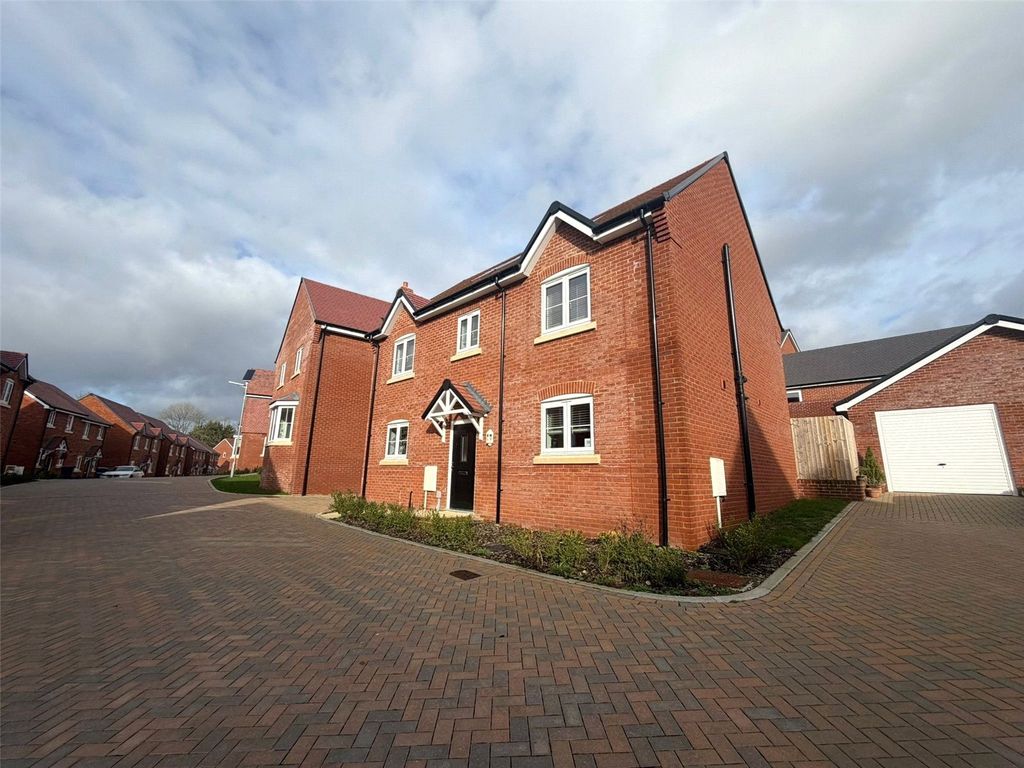 Property photo 1 of 9 Ridgeway
