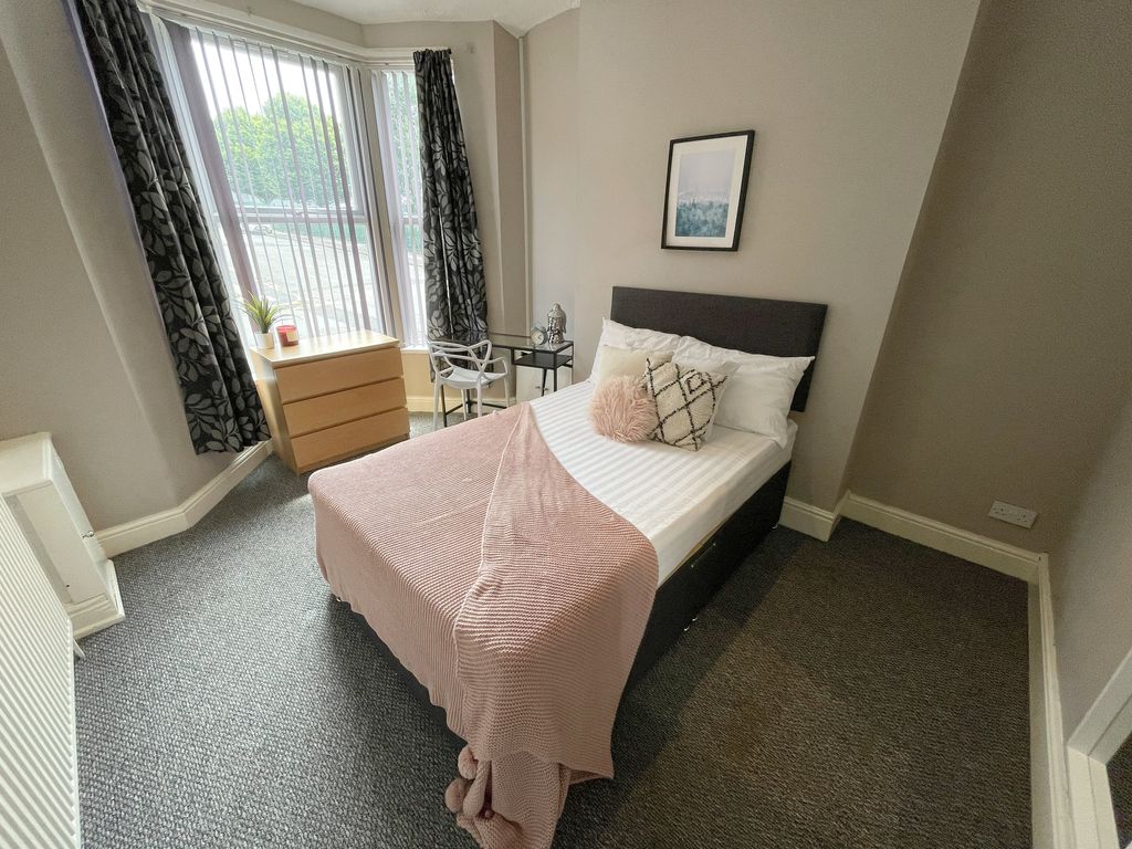 Property photo 1 of 7 51 Taunton(2)