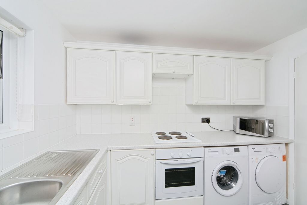 Property photo 2 of 17 Photo