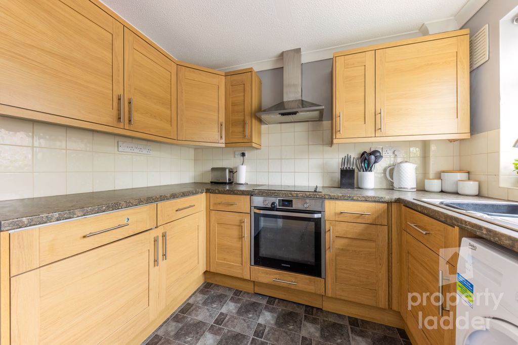 Property photo 3 of 18 Pl-3