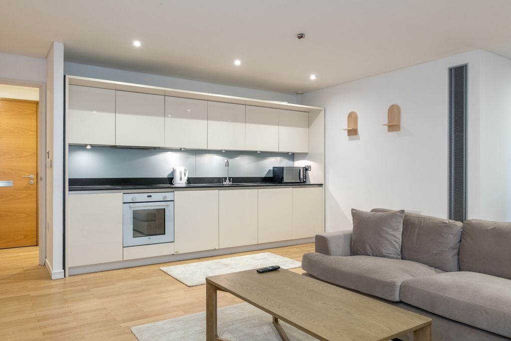 Property photo 3 of 15 4