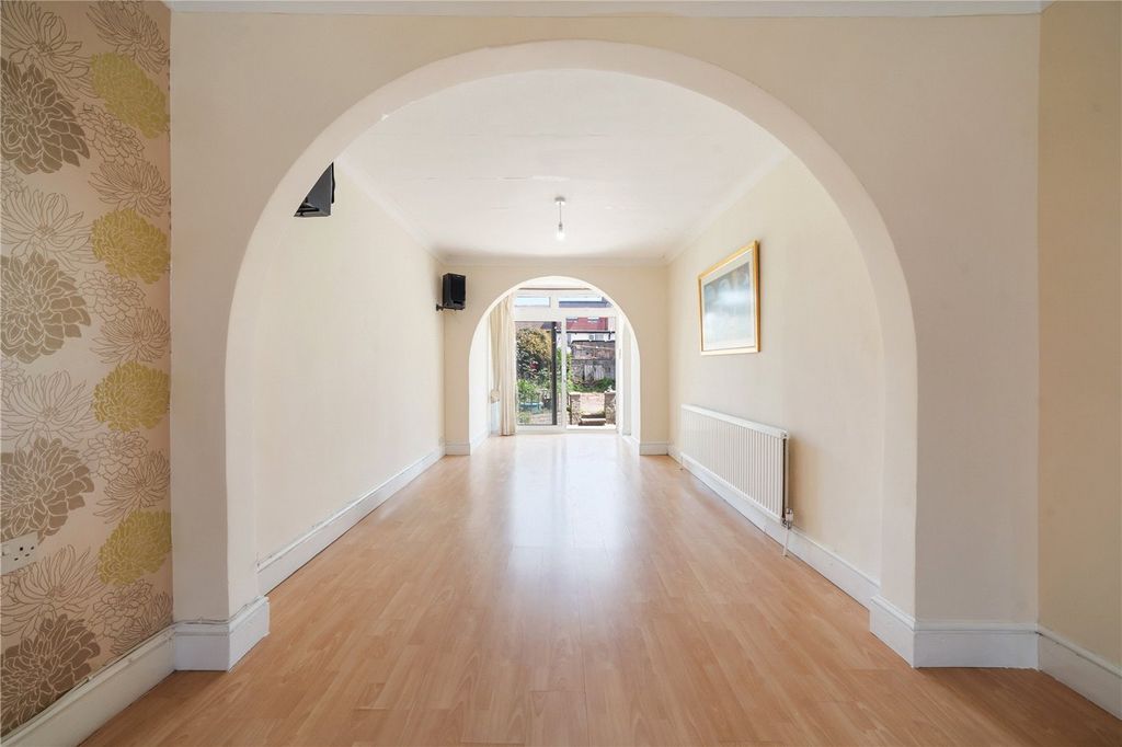 Property photo 2 of 12 Picture No. 05