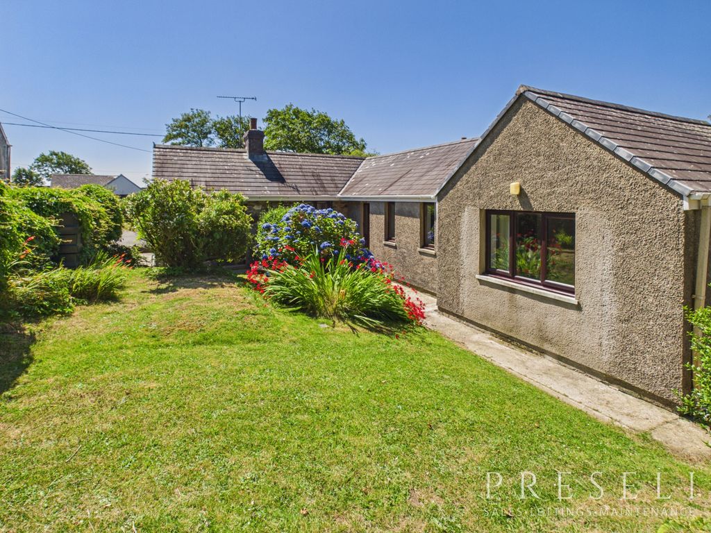 Property photo 3 of 16 Cam04745G0-Pr0100-Still014