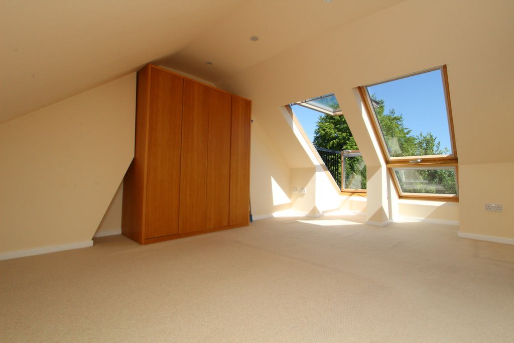 Property photo 2 of 13 Master Bedroom