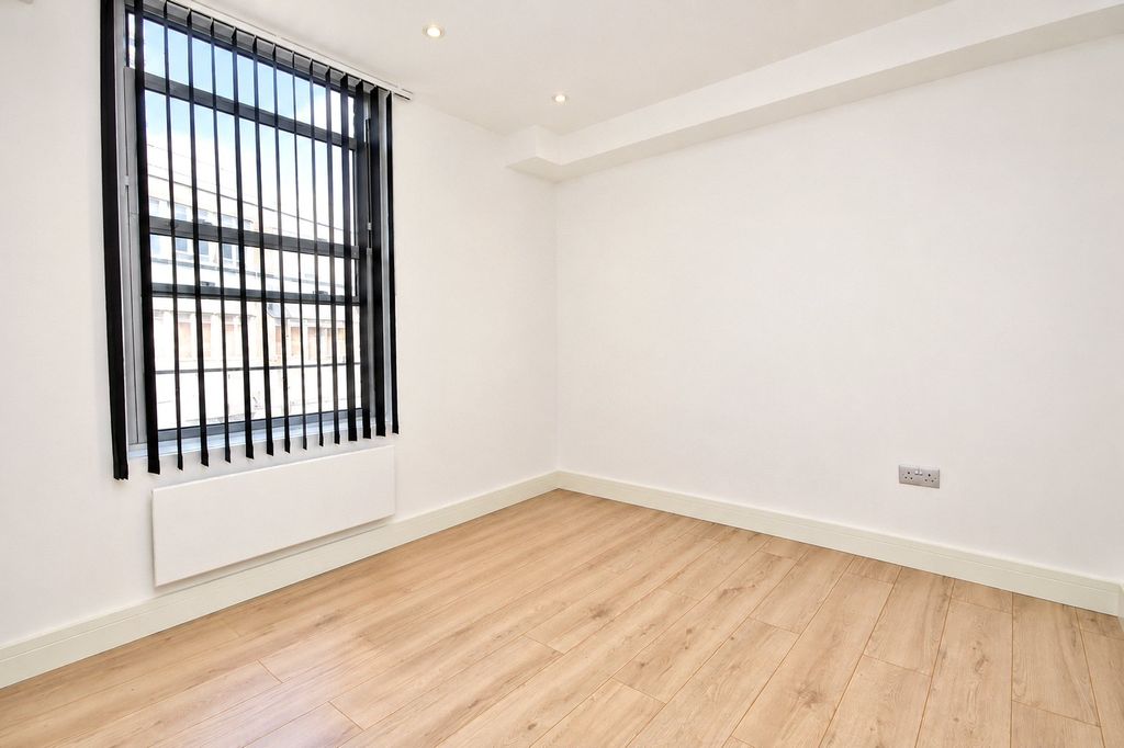 Property photo 3 of 4 Picture No. 11
