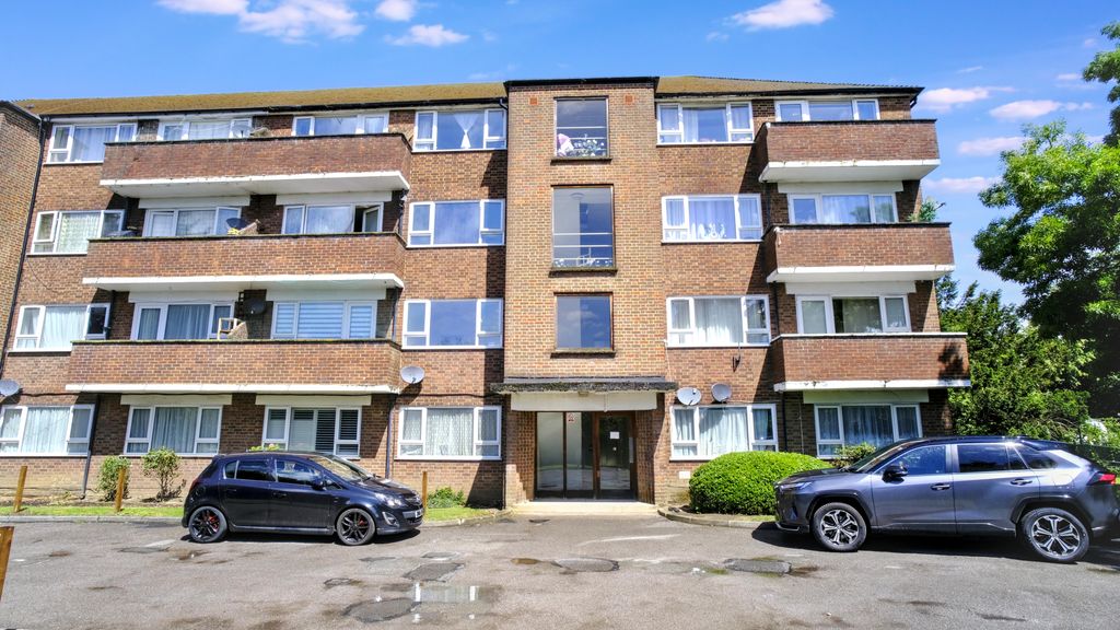 Property photo 1 of 10 6 Poplar Court, Old Ruislip Road, Northolt, Middlesex, Ub5 6Qg