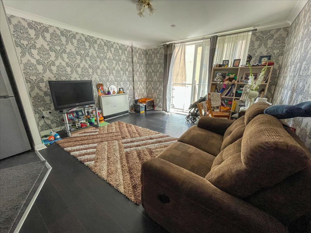 Property photo 3 of 6