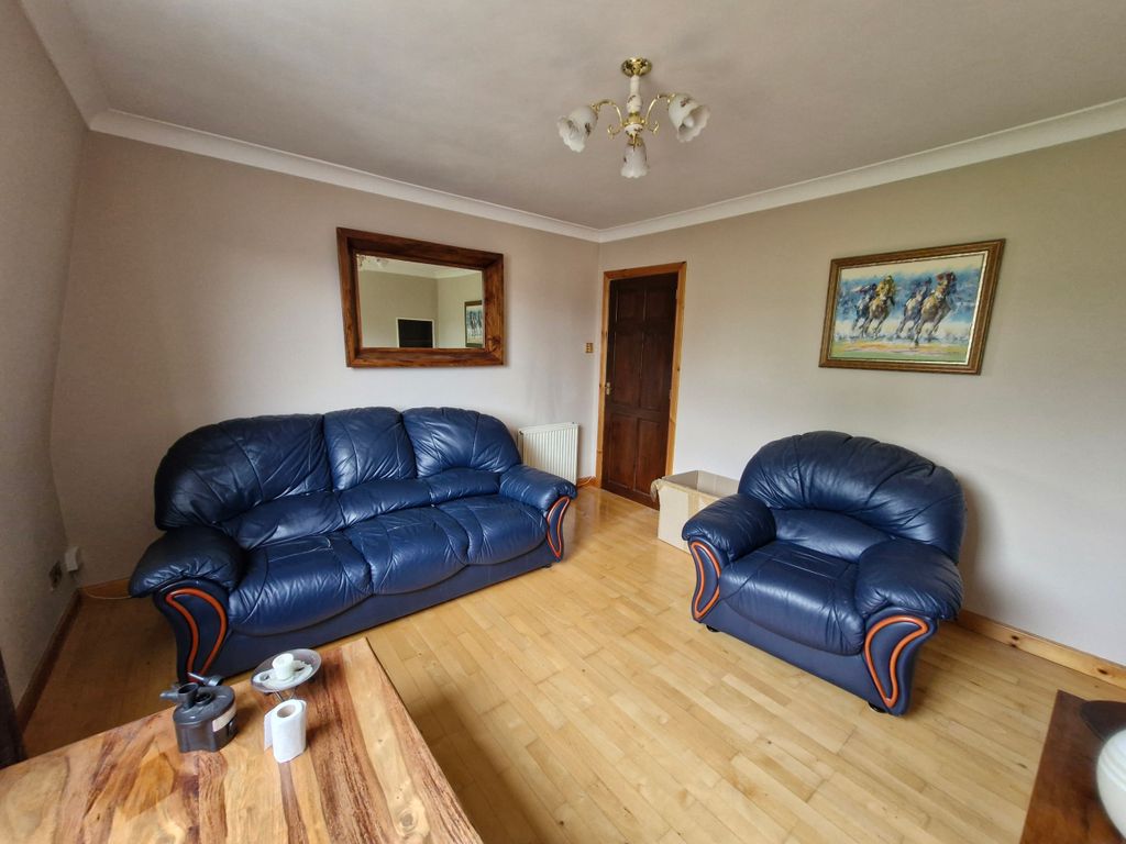 Property photo 3 of 10 3