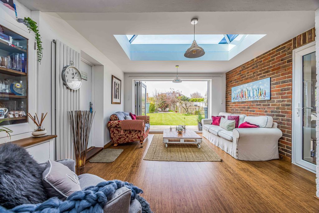 Property photo 2 of 32 Photo 27