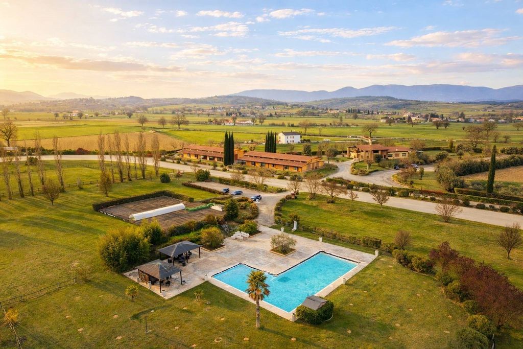 Property photo 1 of 29 Estate For Sale In Spoleto