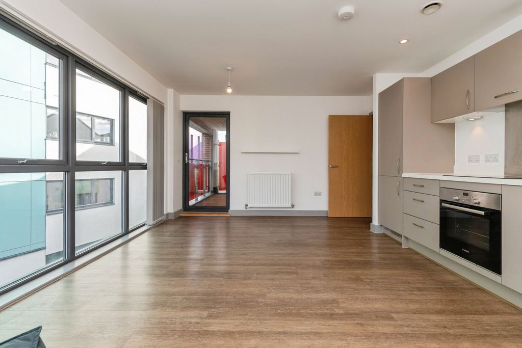 Property photo 3 of 20