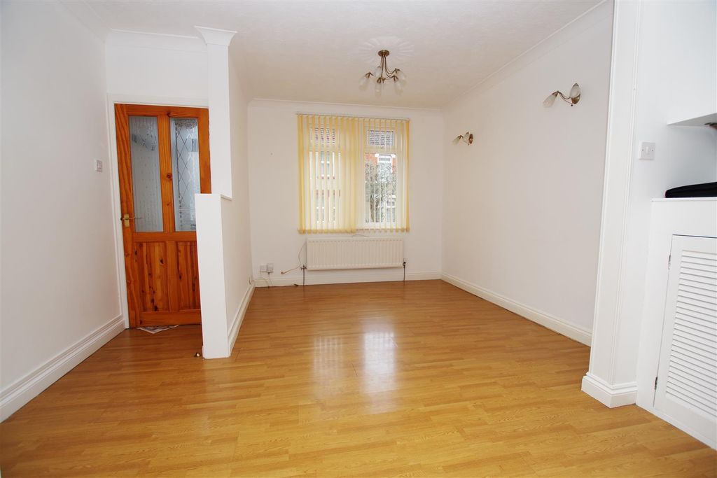 Property photo 3 of 10 Living Room