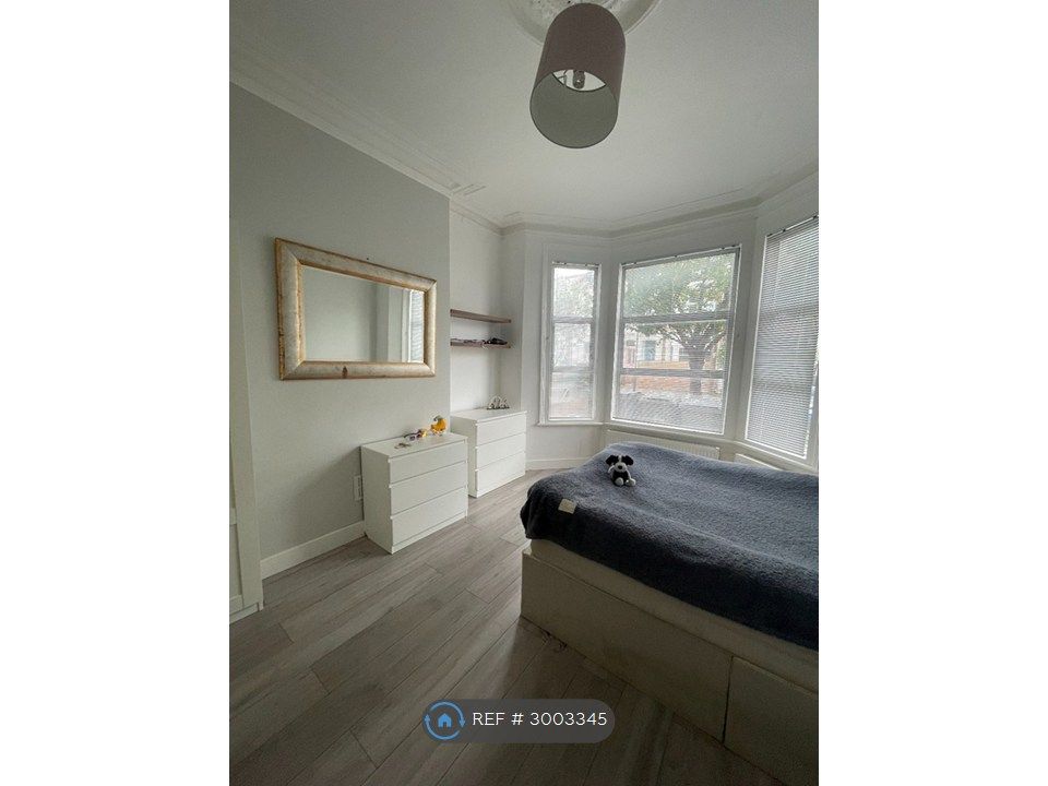 Property photo 1 of 9 Bedroom 1