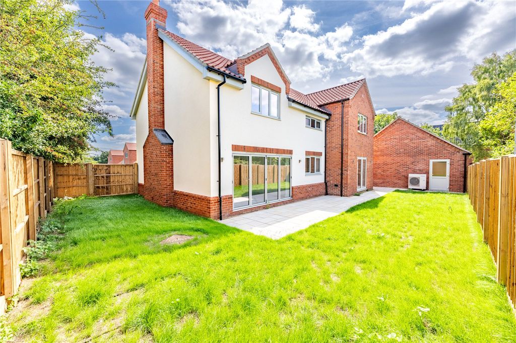 Property photo 3 of 31 Picture No. 45