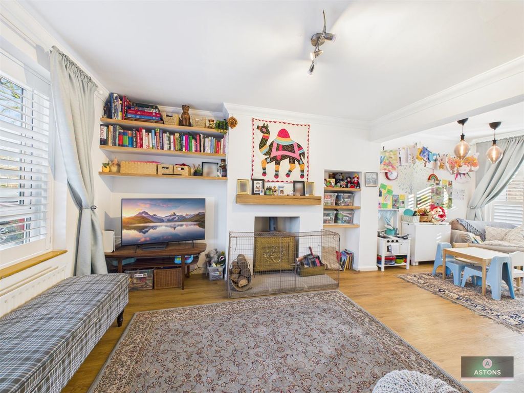 Property photo 3 of 18 Cam04622G0-Pr0154-Still005.Jpg