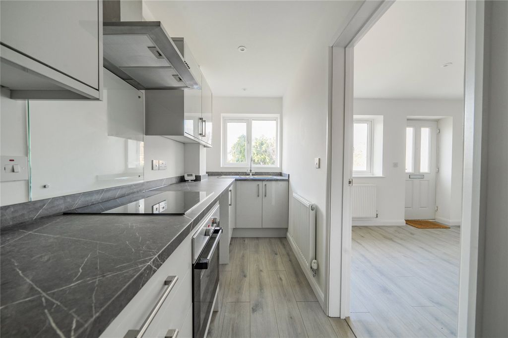 Property photo 2 of 12 Picture No. 20