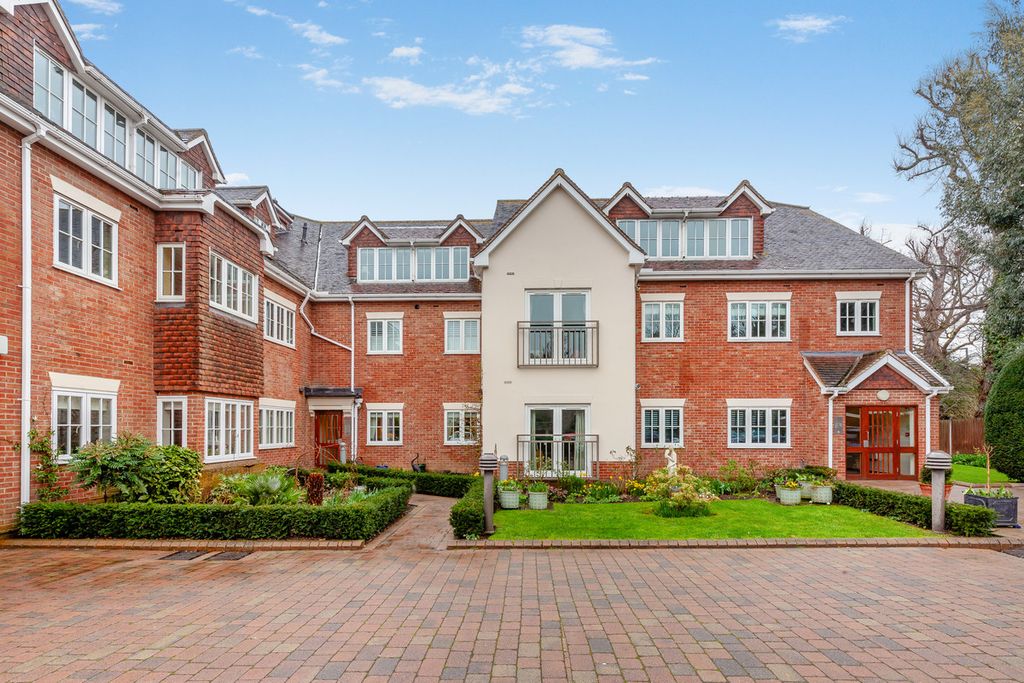 Property photo 1 of 17