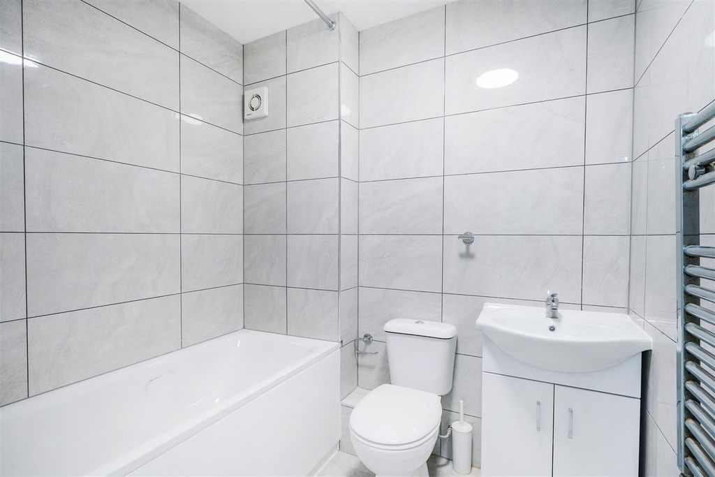 Property photo 3 of 7 Palmers Road - L1Ohfvoyw8Tirhroyz46.Jpg
