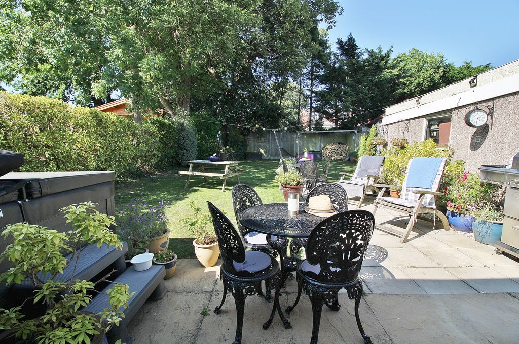 Property photo 3 of 20