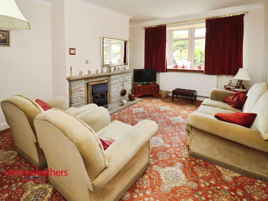 Property photo 2 of 13 Lounge