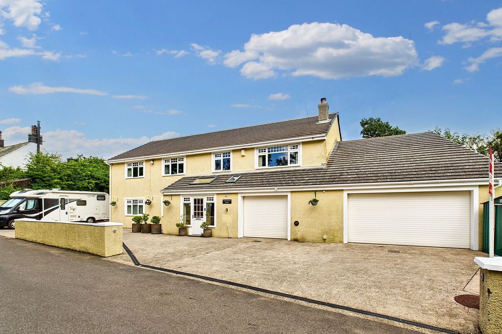 Property photo 1 of 37