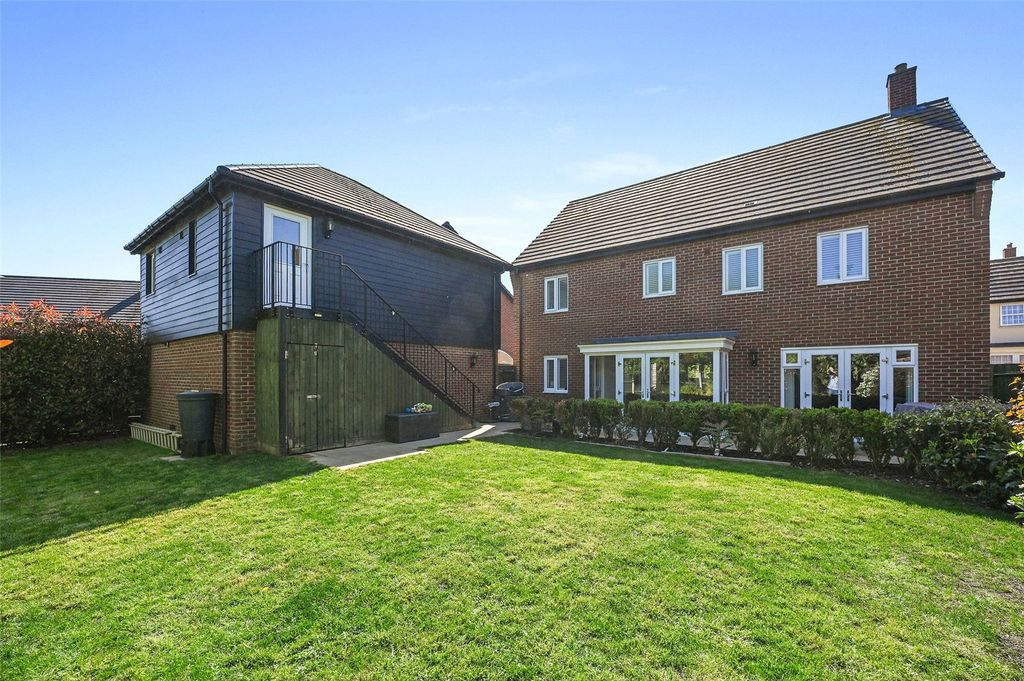 Property photo 3 of 30 Picture No. 27