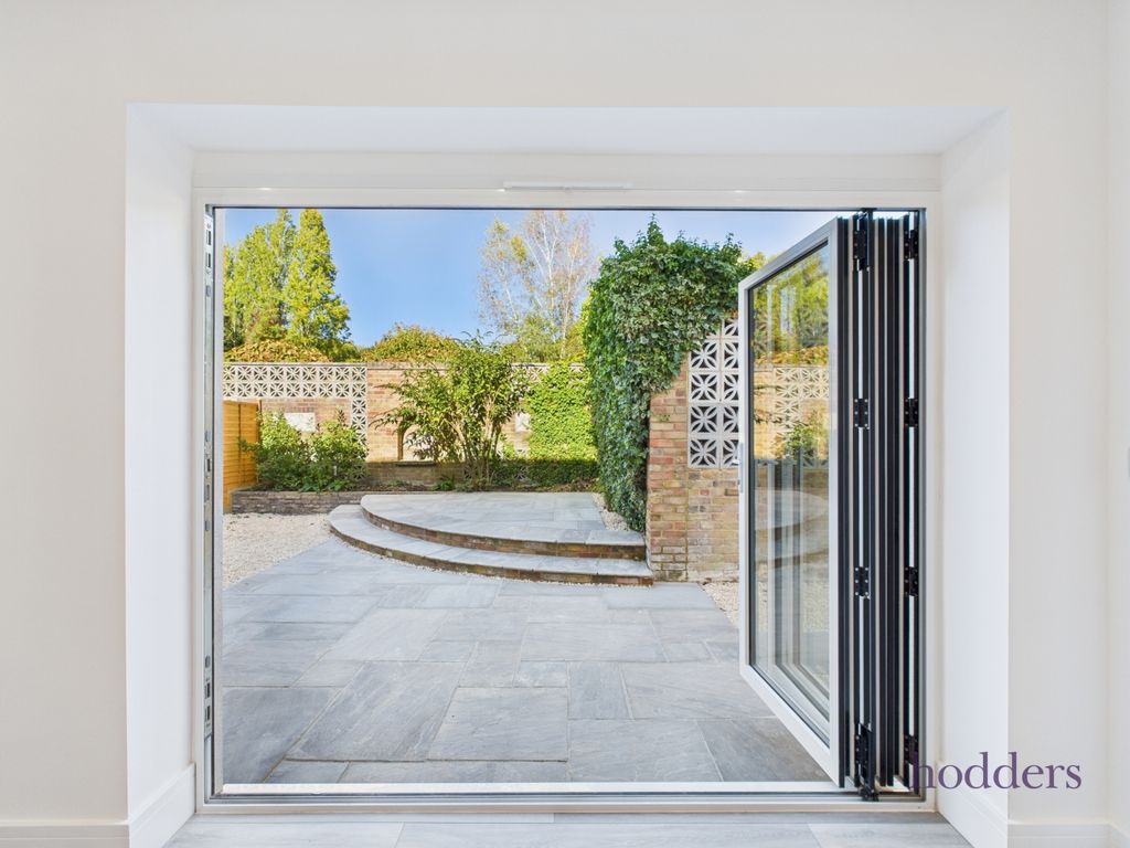 Property photo 2 of 37 Picture No. 43