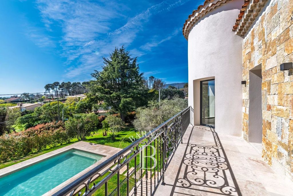 Property photo 3 of 24