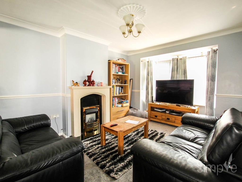 Property photo 3 of 14 Img_2028