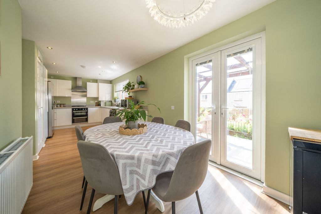 Property photo 3 of 30 Dining Area