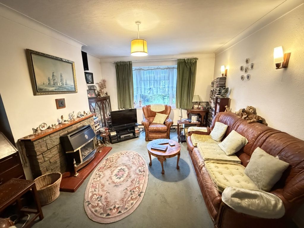 Property photo 2 of 11