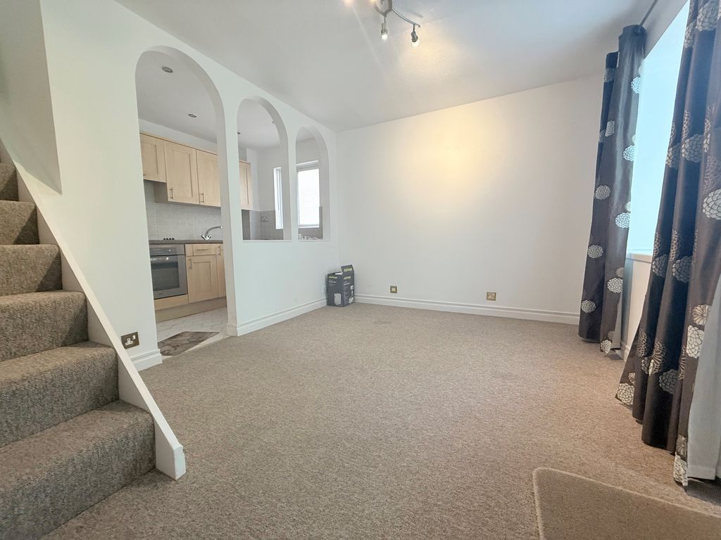 Property photo 3 of 5 Living Room