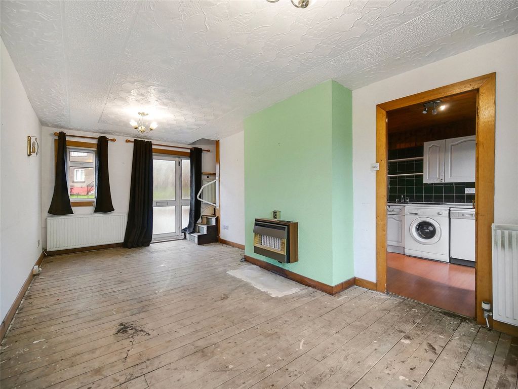 Property photo 2 of 21 Living Room