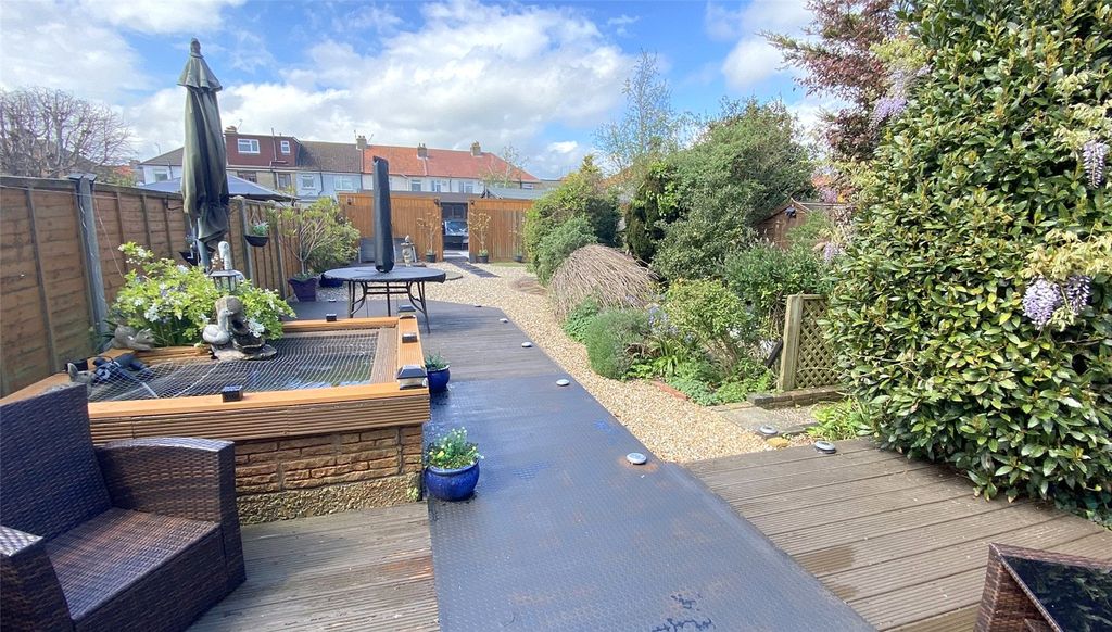 Property photo 3 of 22 Picture No. 20