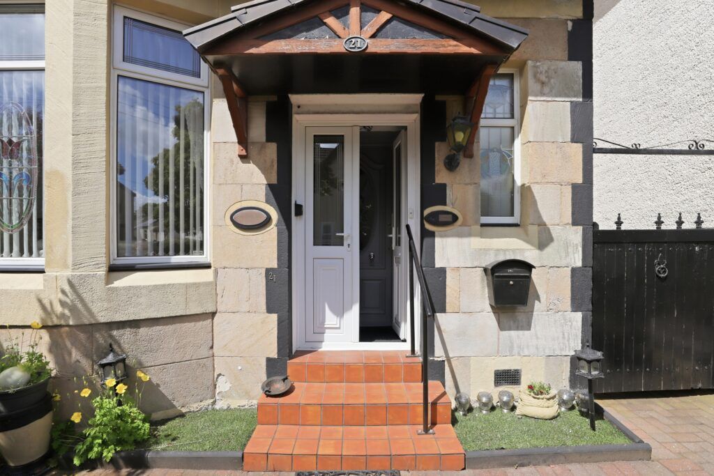 Property photo 2 of 20