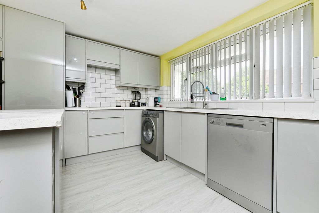 Property photo 3 of 19 Pbox-Img.Jpg