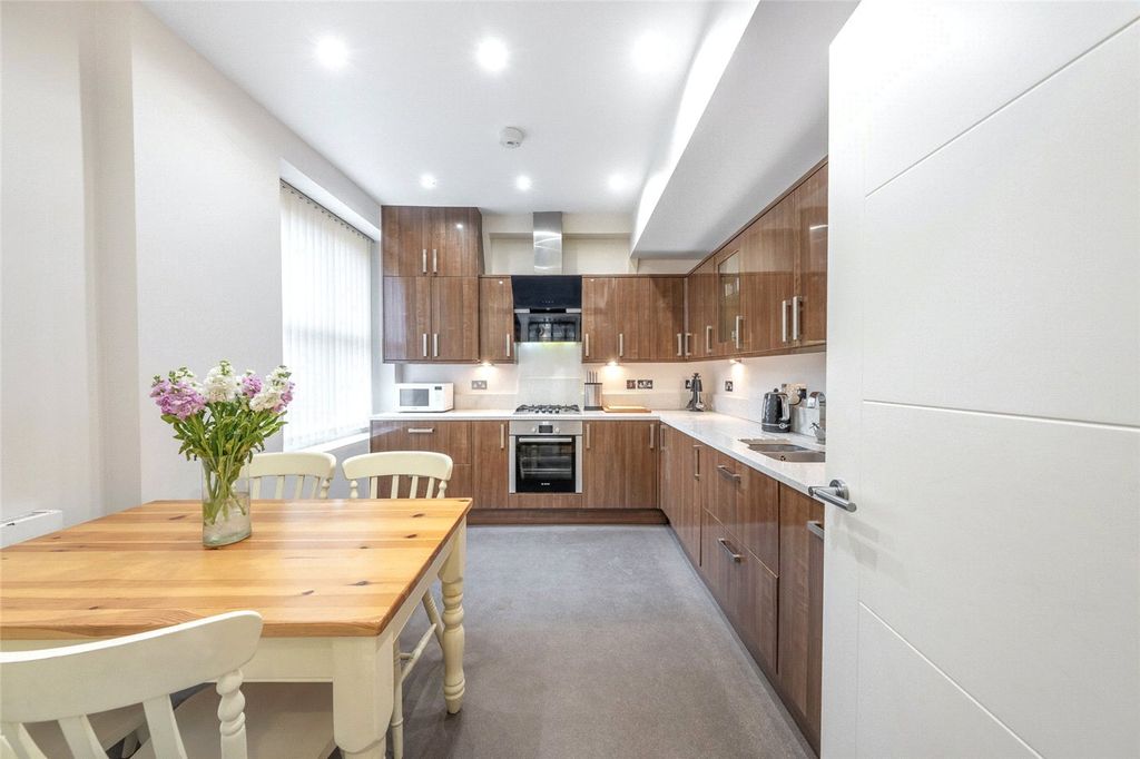 Property photo 3 of 16 Picture No. 06