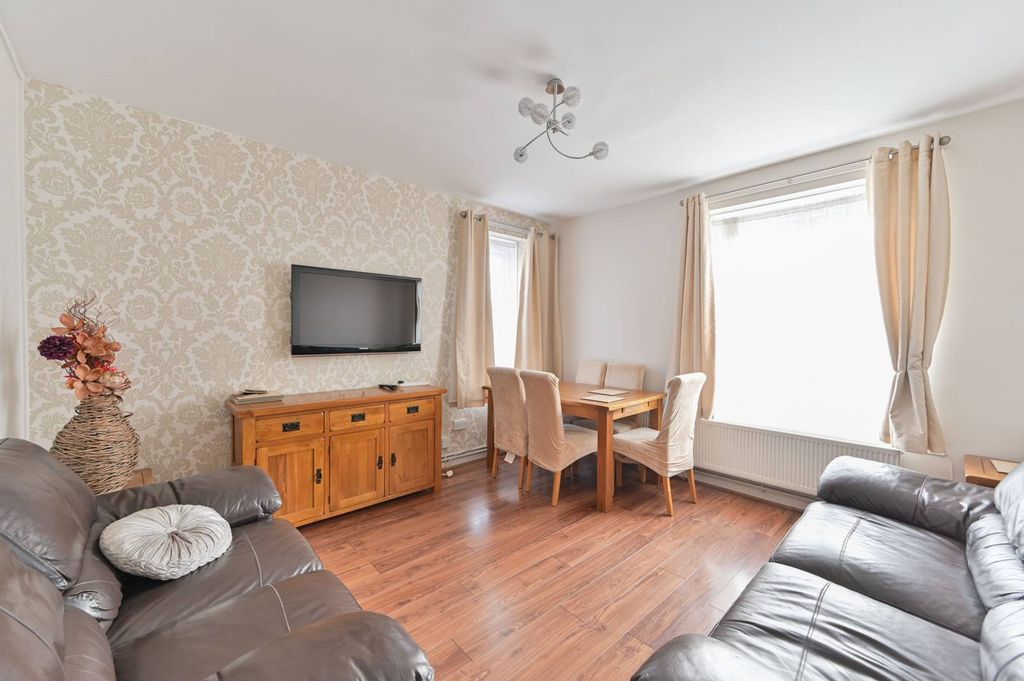 Property photo 2 of 15