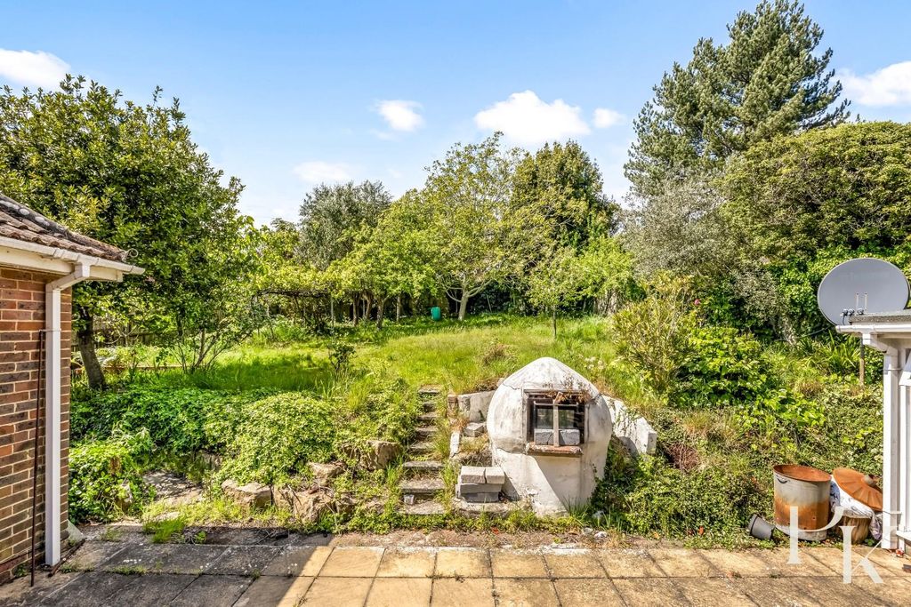 Property photo 2 of 23