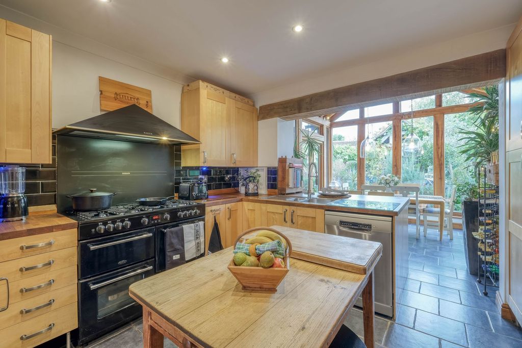 Property photo 3 of 29