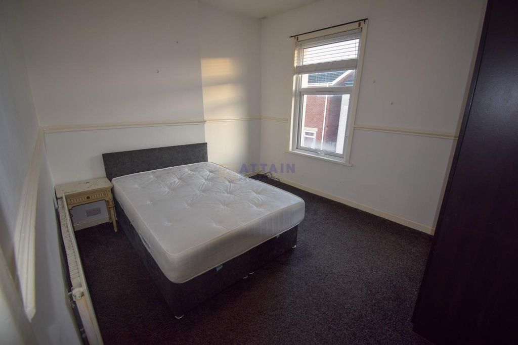 Property photo 3 of 16 Master Bedroom.Jpg