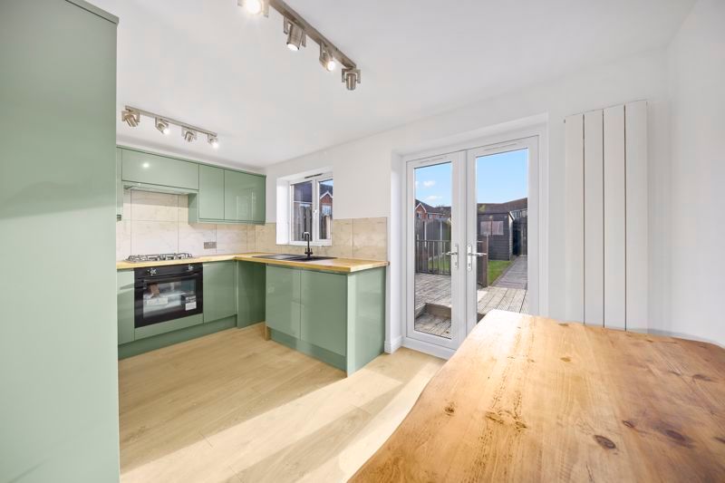 Property photo 2 of 27 Dining Kitchen