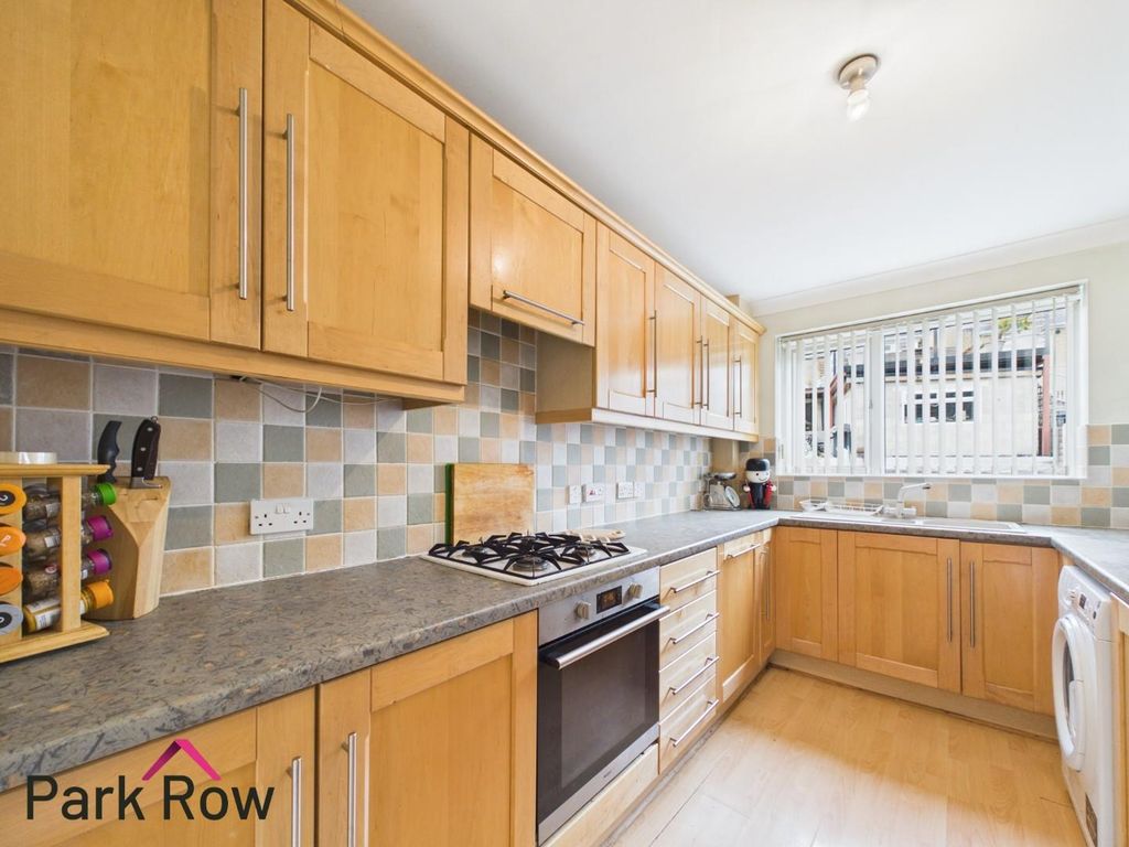 Property photo 2 of 27 Kitchen