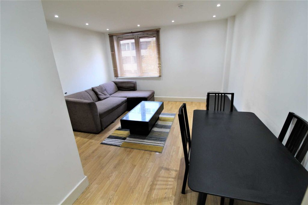 Property photo 3 of 6